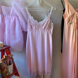VINTAGE PINK MIDI SLIP 👛